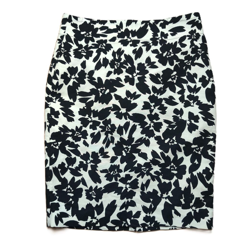 LOFT Black White Floral Pencil Skirt Size 2 Knee Length Career Stretch